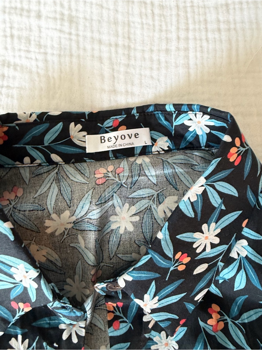 Women’s Button-Down Floral Shirt and Shorts Set in Navy Blue Floral - Picture 10 of 14